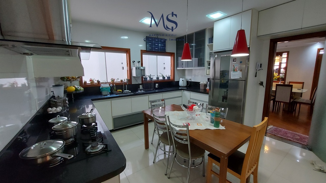Imagem Casa com 5 Quartos à Venda, 400 m²em Guará II - Brasília