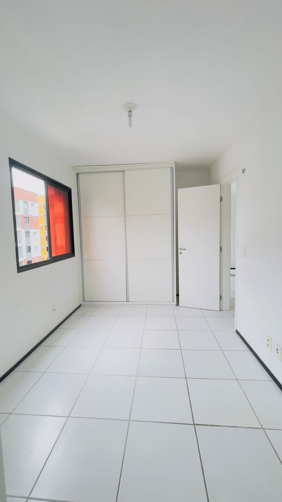 Imagem Apartamento com 2 Quartos à Venda, 61 m²em Calhau - São Luís