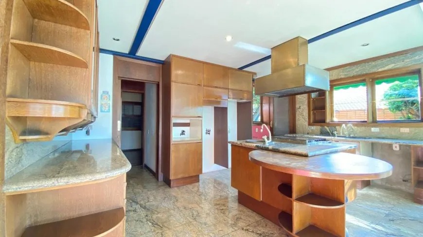 Imagem Casa com 3 Quartos à Venda, 361 m²em Alphaville Residencial Dois - Barueri Imagem Casa com 3 Quartos à Venda, 361 m²em Alphaville Residencial Dois - Barueri
