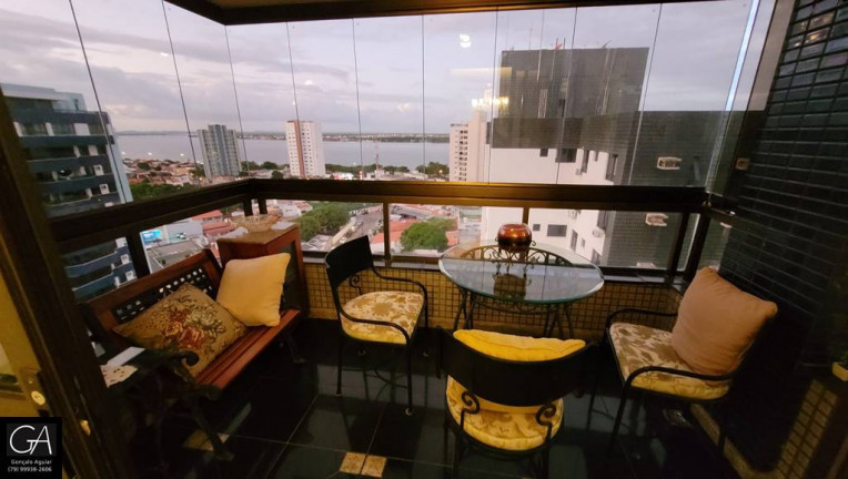 Imagem Apartamento com 3 Quartos à Venda, 198 m² em Treze de Julho - Aracaju Imagem Apartamento com 3 Quartos à Venda, 198 m² em Treze de Julho - Aracaju