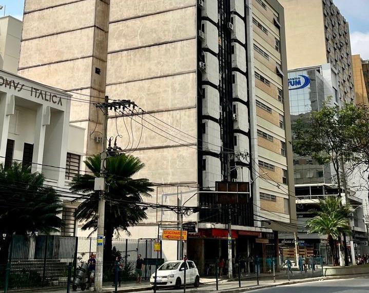 Sala Comercial à Venda, 32 m²em Centro - Juiz de Fora
