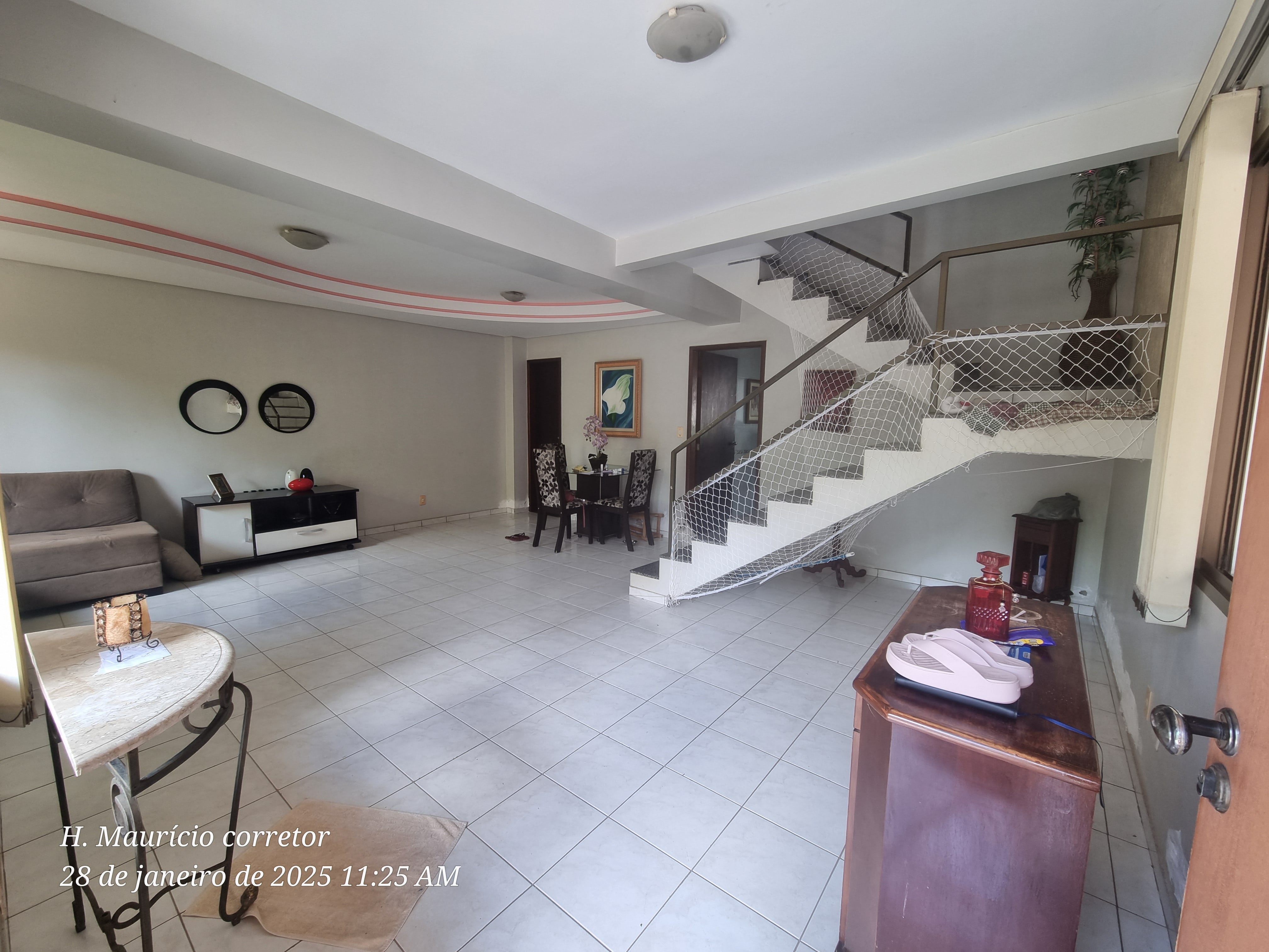 Imagem Sobrado com 4 Quartos à Venda, 143 m² em Setor Jaó - Goiânia