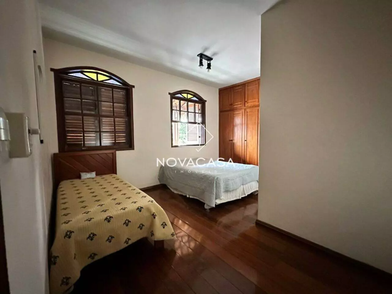Imagem Casa com 5 Quartos à Venda, 625 m² em Santa Branca - Belo Horizonte Imagem Casa com 5 Quartos à Venda, 625 m² em Santa Branca - Belo Horizonte