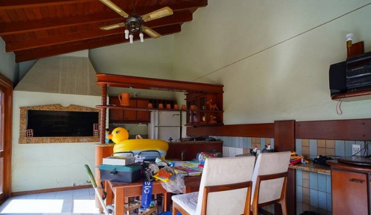 Imagem Casa com 4 Quartos à Venda, 324 m² em Jardim Lindóia - Porto Alegre
