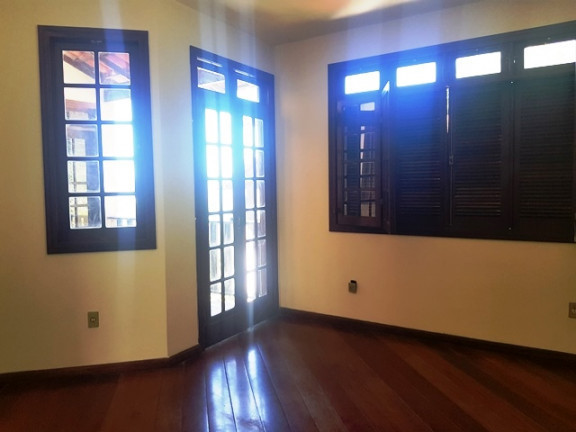 Imagem Casa com 4 Quartos à Venda ou Locação, 343 m² em Piratininga - Niterói
