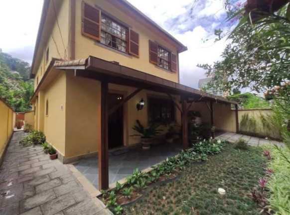 Imagem Casa com 3 Quartos à Venda,  em Agriões - Teresópolis