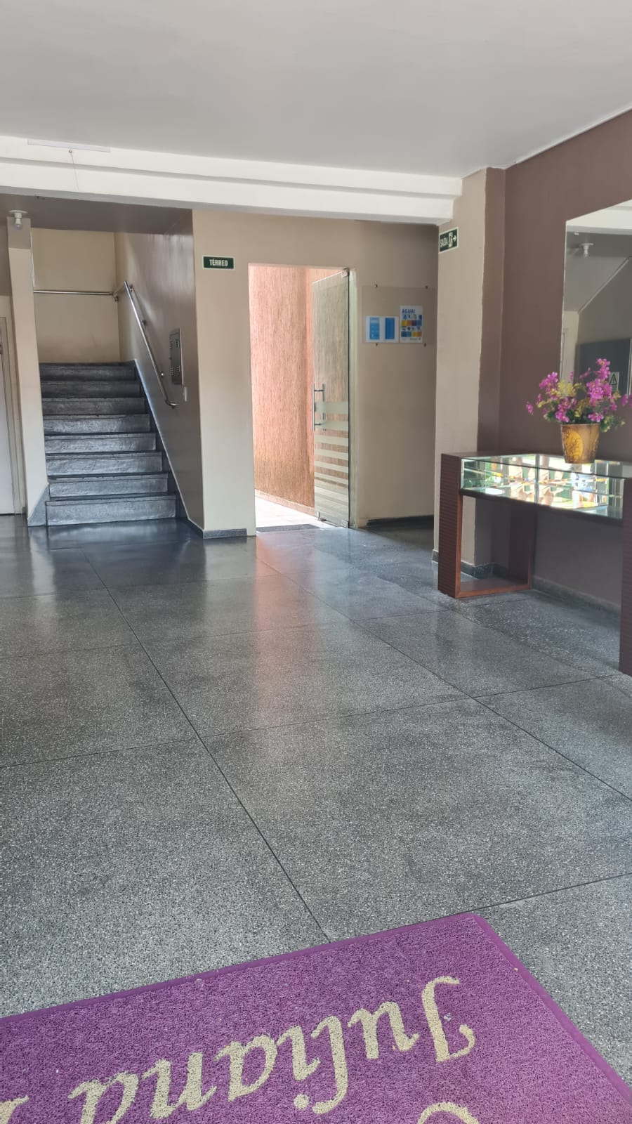 Imagem Apartamento com 2 Quartos à Venda, 49 m² em Capão Raso - Curitiba