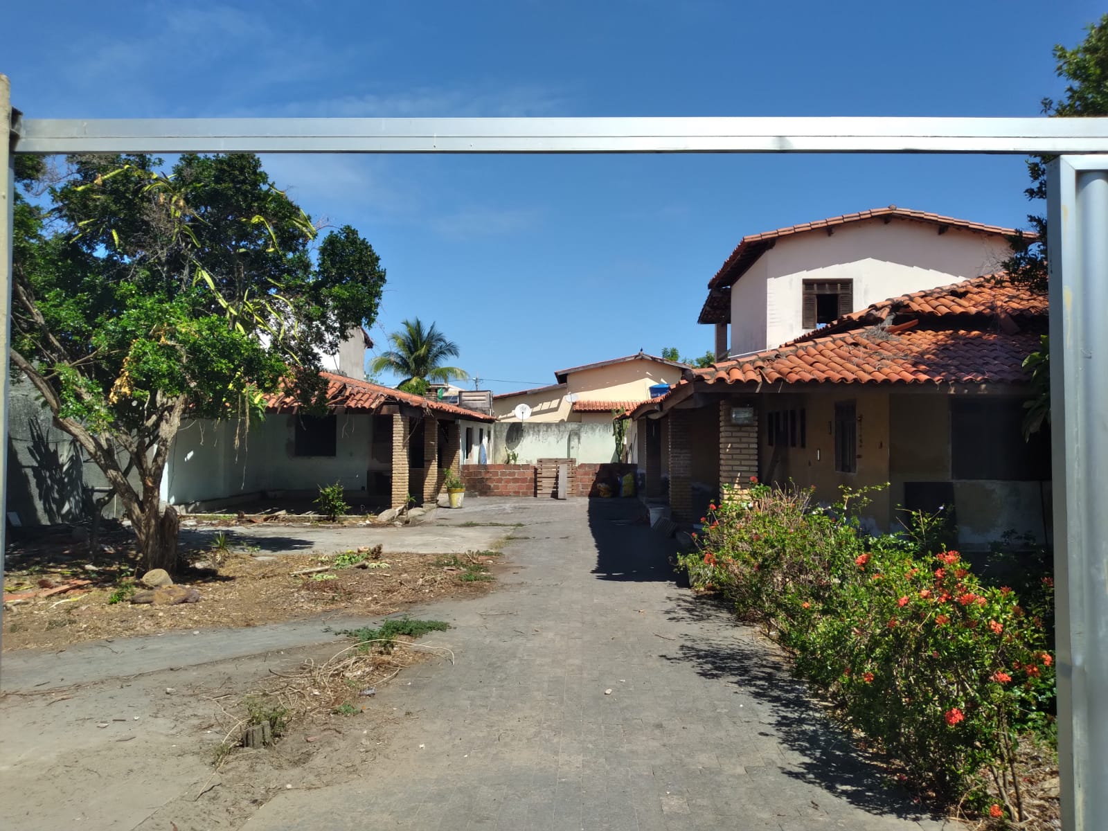 Imagem Casa com 5 Quartos à Venda, 417 m²em Centro - Lauro de Freitas Imagem Casa com 5 Quartos à Venda, 417 m²em Centro - Lauro de Freitas