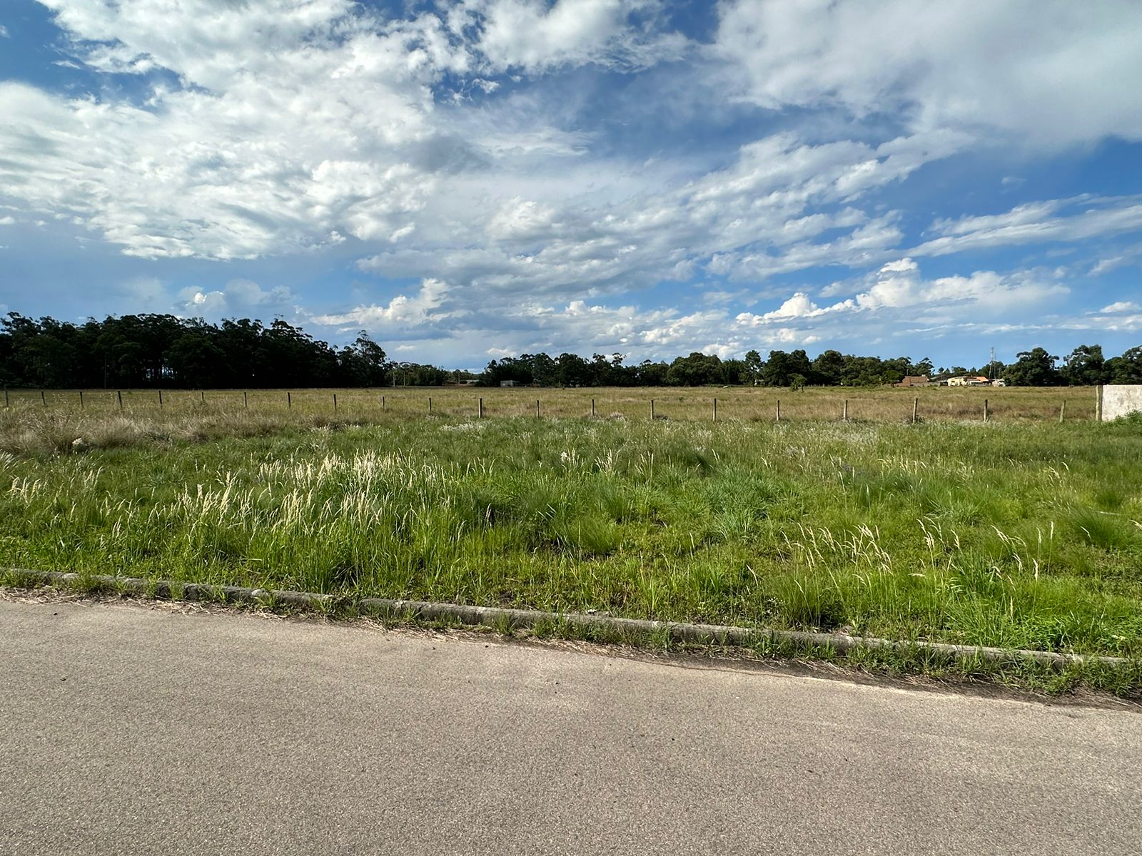Imagem Terreno à Venda, 375 m²em Balneario Figueirinha - Arroio do Sal Imagem Terreno à Venda, 375 m²em Balneario Figueirinha - Arroio do Sal