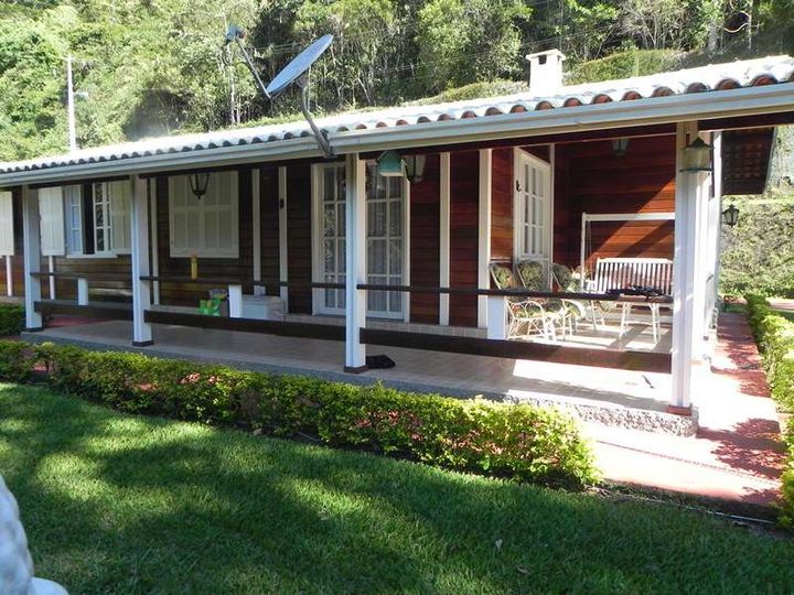 Imagem Casa com 4 Quartos à Venda, 250 m² em Várzea - Teresópolis