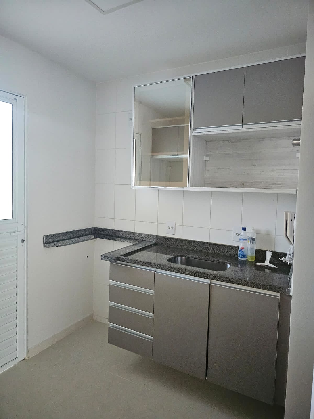 Imagem Sobrado com 3 Quartos para Alugar, 82 m²em Taboão - São Roque