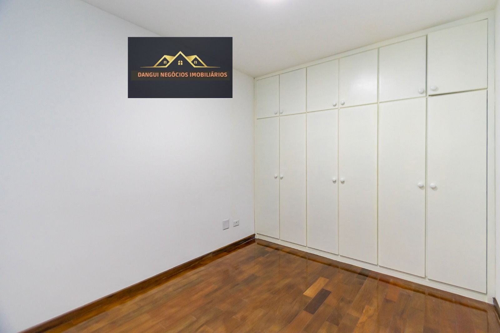 Imagem Apartamento com 3 Quartos à Venda, 91 m²em Bacacheri - Curitiba