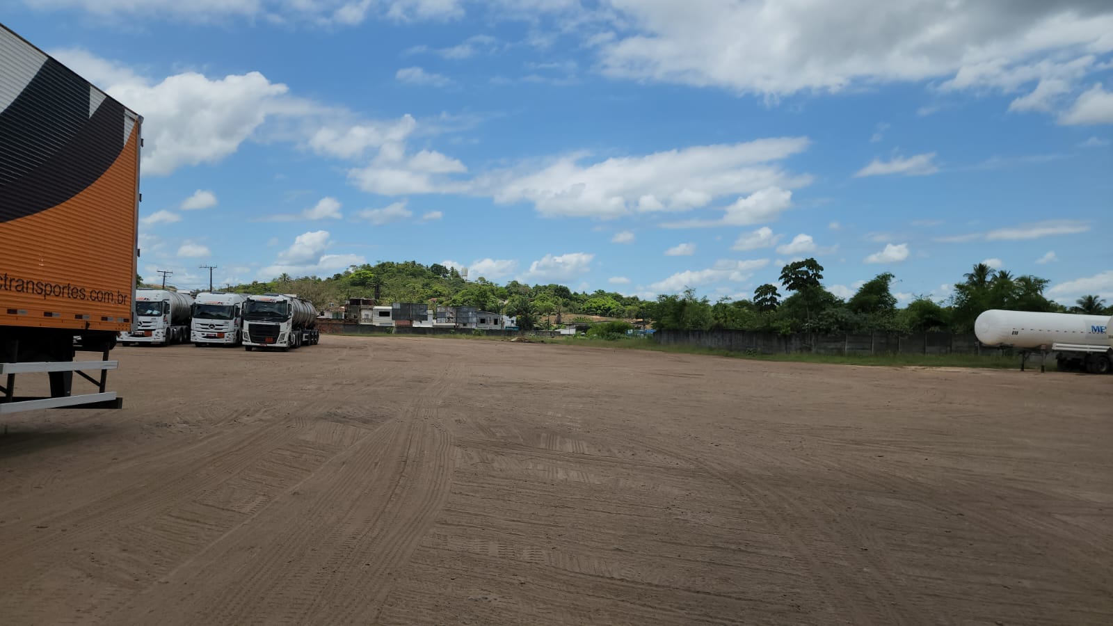 Imagem Terreno à Venda, 11 m²em km 12 - Simões Filho