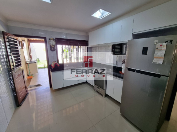 Casa com 3 Quartos à Venda,  em Nova Parnamirim - Parnamirim