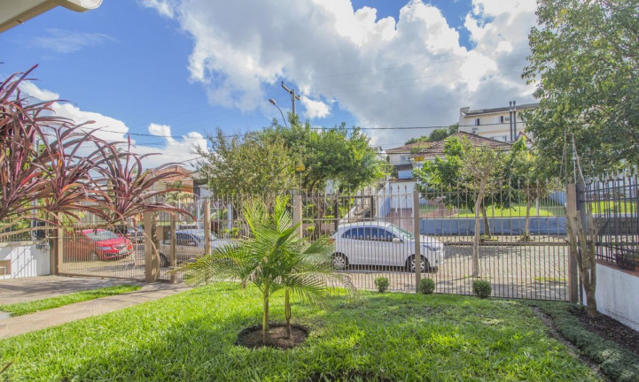 Imagem Casa com 3 Quartos à Venda, 246 m² em Jardim Lindóia - Porto Alegre
