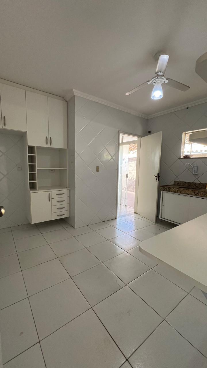 Imagem Casa de Condomínio com 3 Quartos para Alugar, 200 m²em Buraquinho - Lauro de Freitas