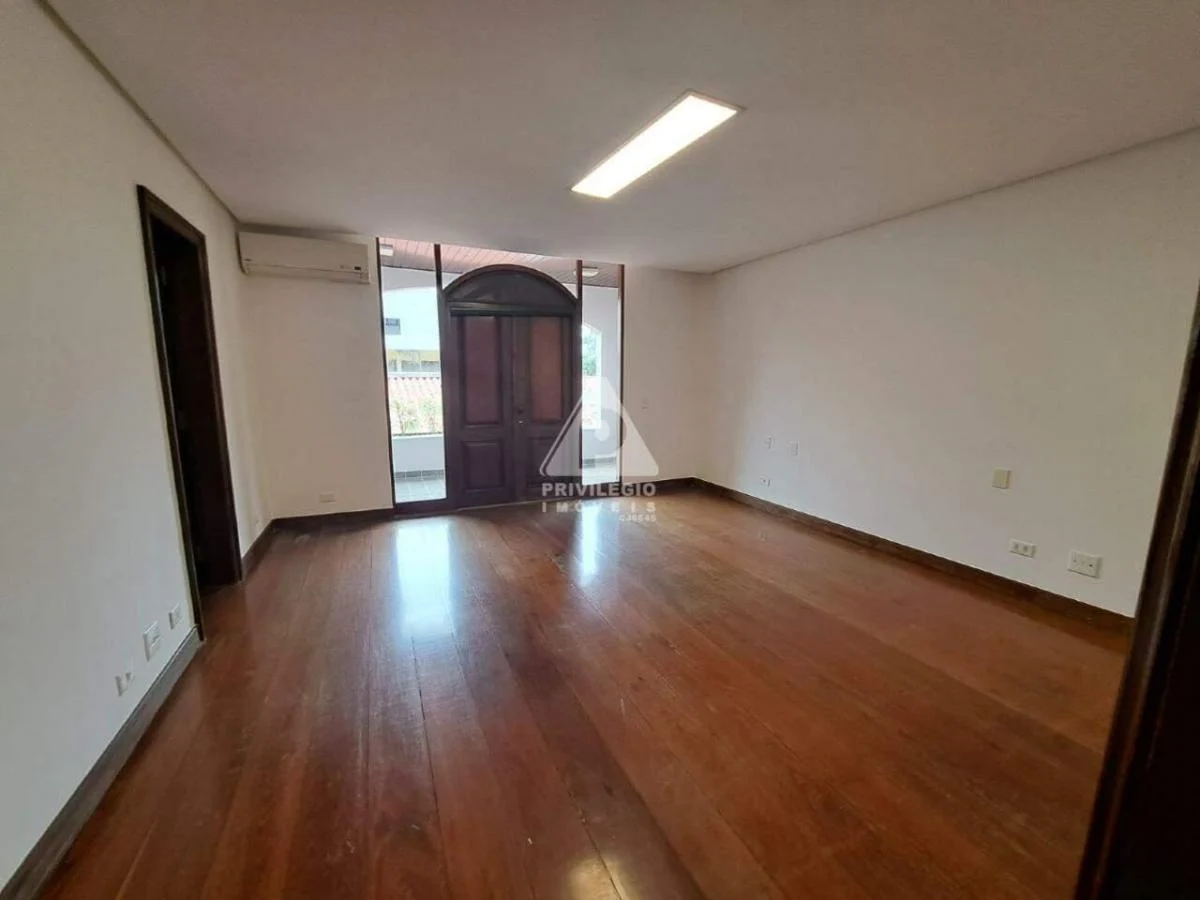 Imagem Casa de Condomínio com 4 Quartos à Venda, 2 m²em Barra da Tijuca - Rio de Janeiro Imagem Casa de Condomínio com 4 Quartos à Venda, 2 m²em Barra da Tijuca - Rio de Janeiro