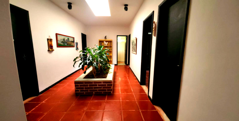 Imagem Chácara com 5 Quartos à Venda, 299 m² em  - Petrópolis