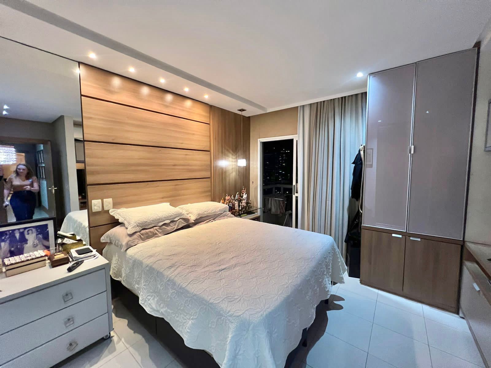Imagem Apartamento com 4 Quartos à Venda, 197 m²em Umarizal - Belém