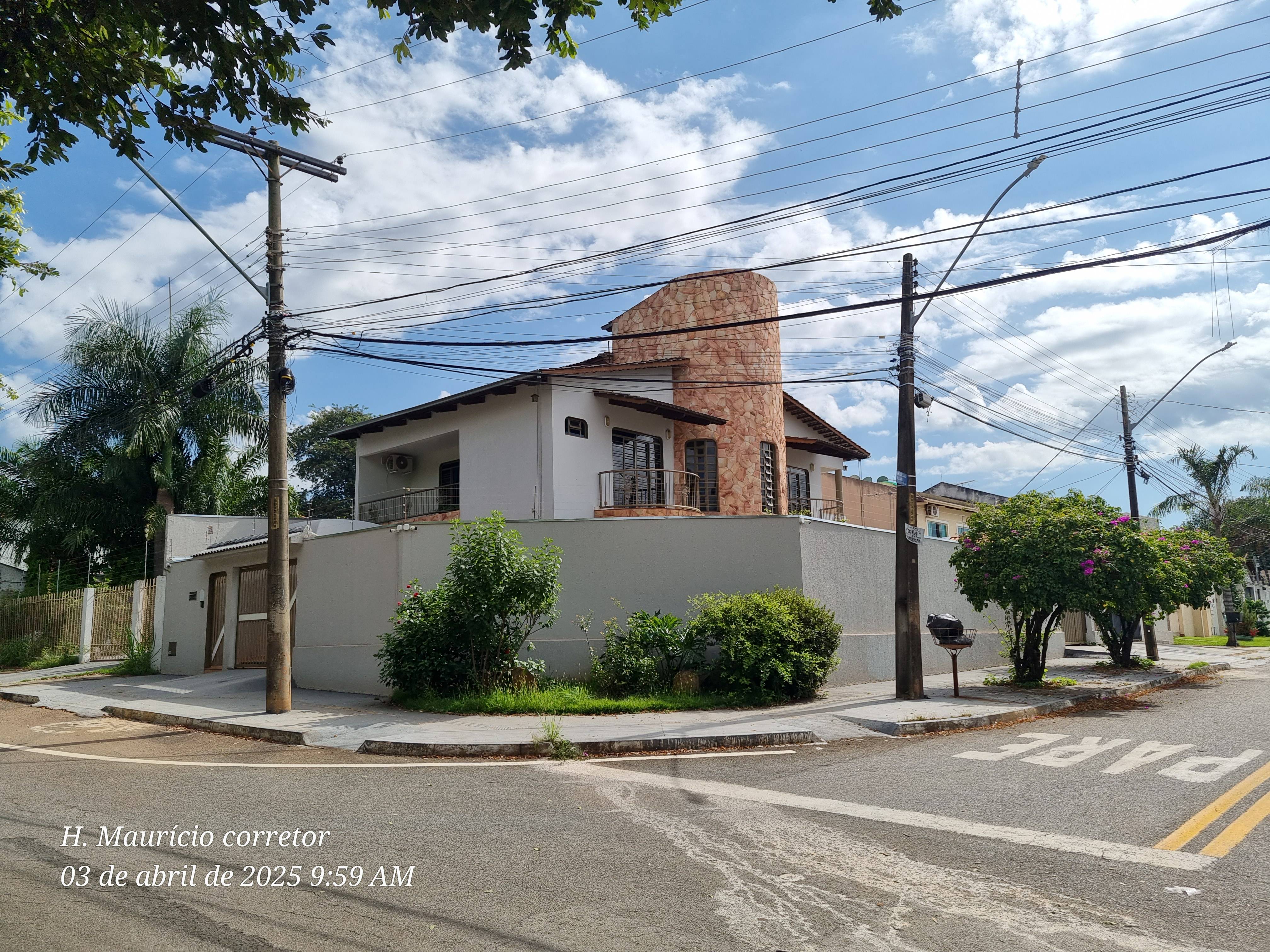 Imagem Sobrado com 4 Quartos à Venda, 250 m² em Setor Jaó - Goiânia