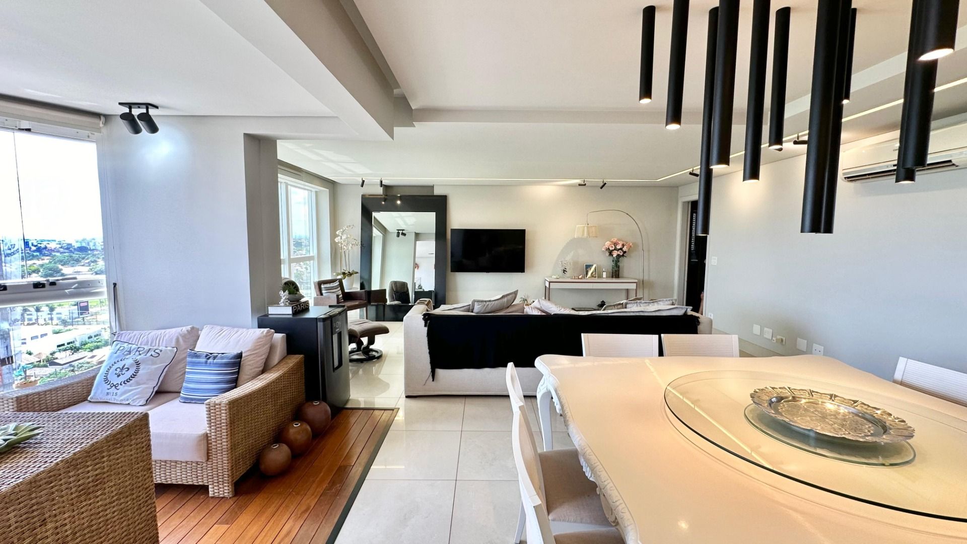 Imagem Apartamento com 3 Quartos à Venda, 215 m²em Bela Suiça - Londrina
