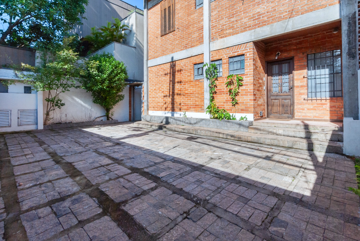 Imagem Casa com 3 Quartos à Venda, 230 m² em Jardim Paulistano - São Paulo Imagem Casa com 3 Quartos à Venda, 230 m² em Jardim Paulistano - São Paulo