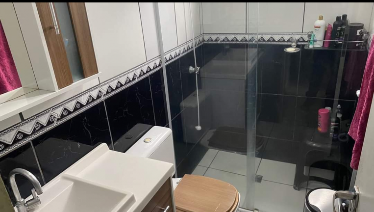 Imagem Casa com 6 Quartos à Venda, 140 m² em São Francisco - Criciúma Imagem Casa com 6 Quartos à Venda, 140 m² em São Francisco - Criciúma