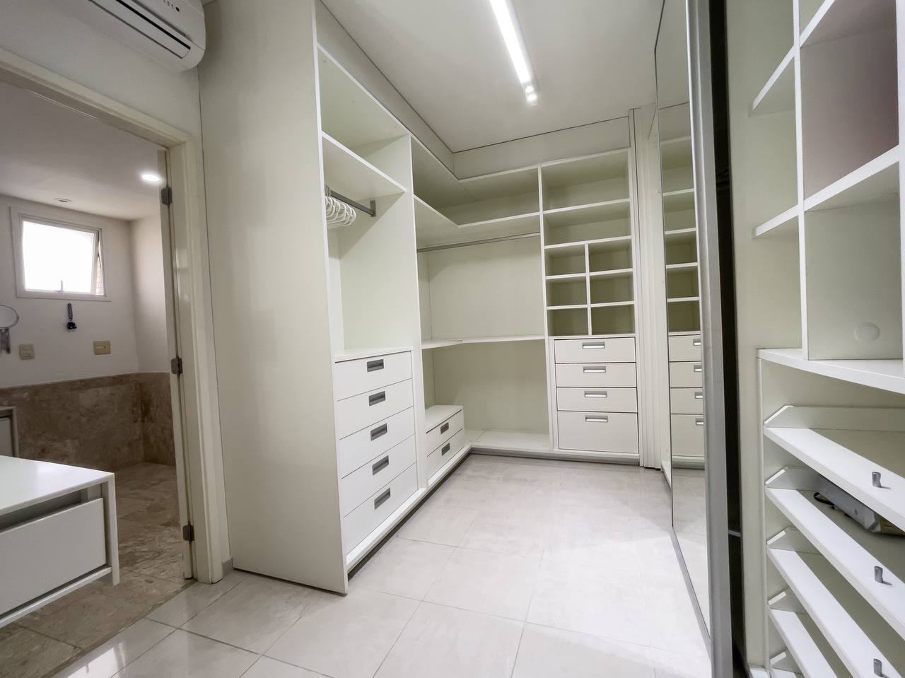 Imagem Apartamento com 4 Quartos para Alugar, 520 m²em Ponta Negra - Manaus Imagem Apartamento com 4 Quartos para Alugar, 520 m²em Ponta Negra - Manaus