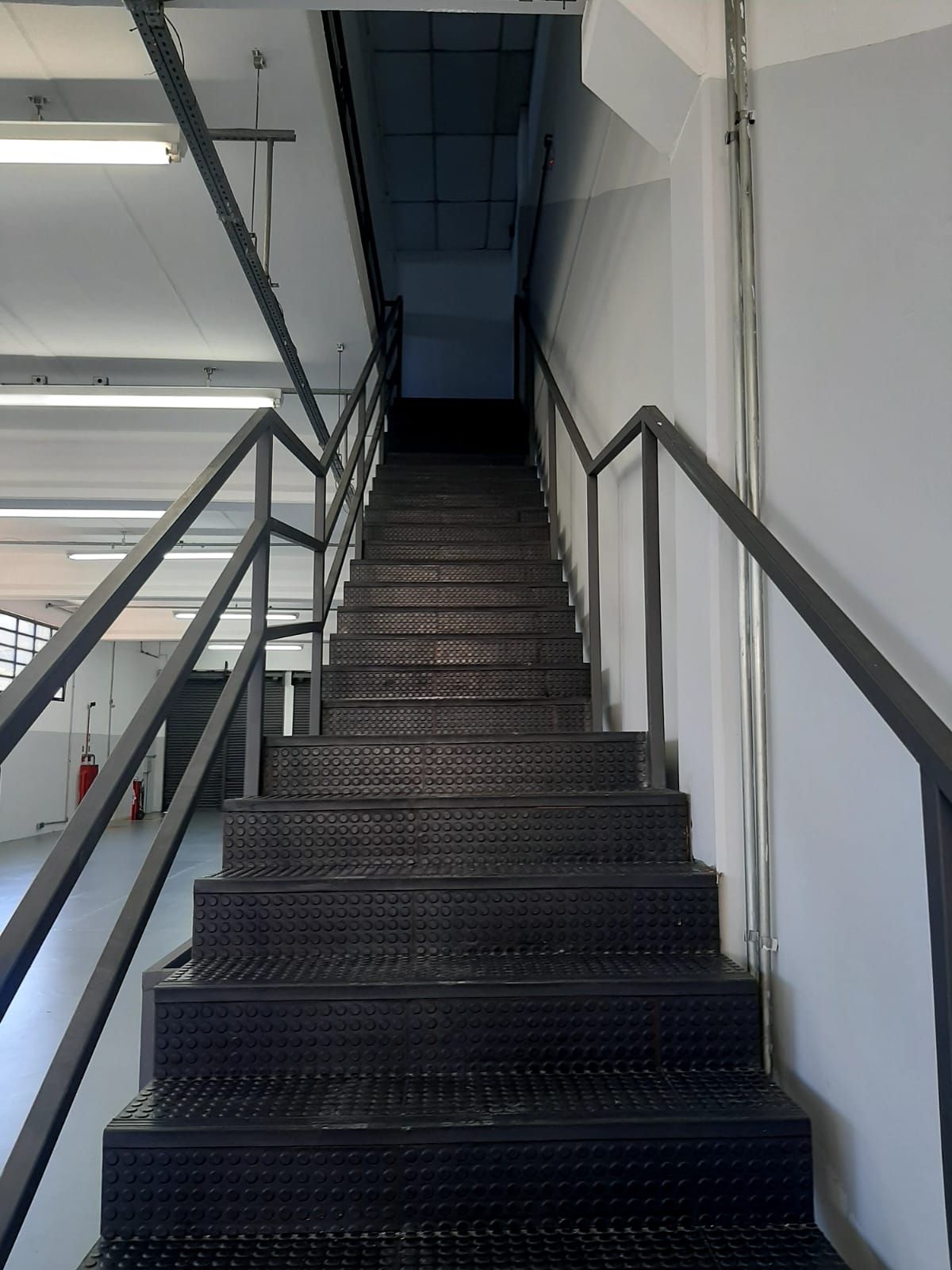 Imagem Galpão para Alugar, 903 m²em Tamboré - Barueri Imagem Galpão para Alugar, 903 m²em Tamboré - Barueri