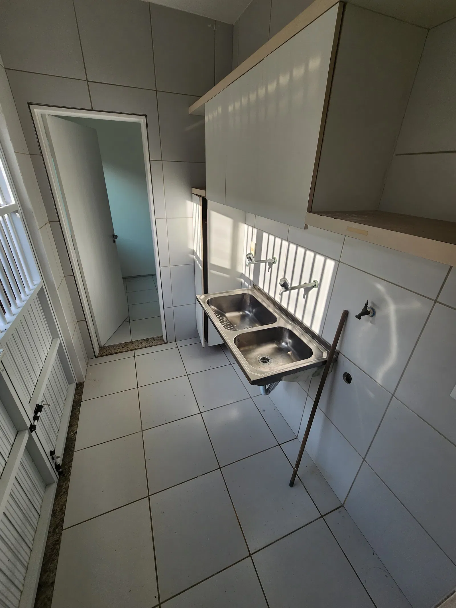 Imagem Casa de Condomínio com 3 Quartos à Venda, 277 m²em SAPIRANGA - FORTALEZA