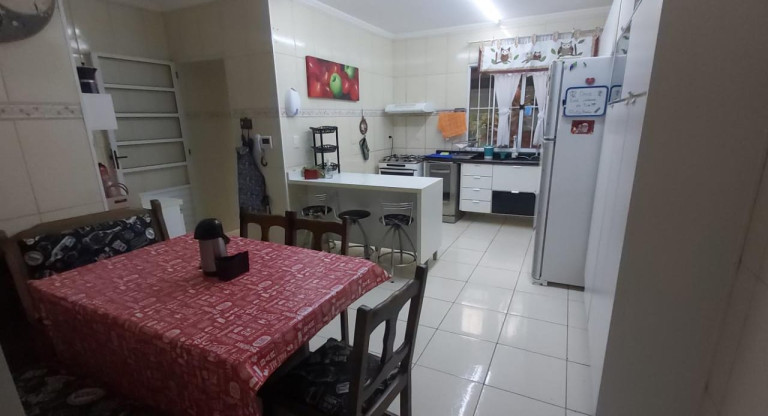 Sobrado com 3 Quartos à Venda ou Temporada, 204 m²em Centreville - Santo André