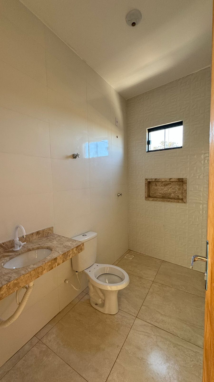Imagem Casa com 3 Quartos à Venda, 134 m²em Jardim Presidente - Goiânia