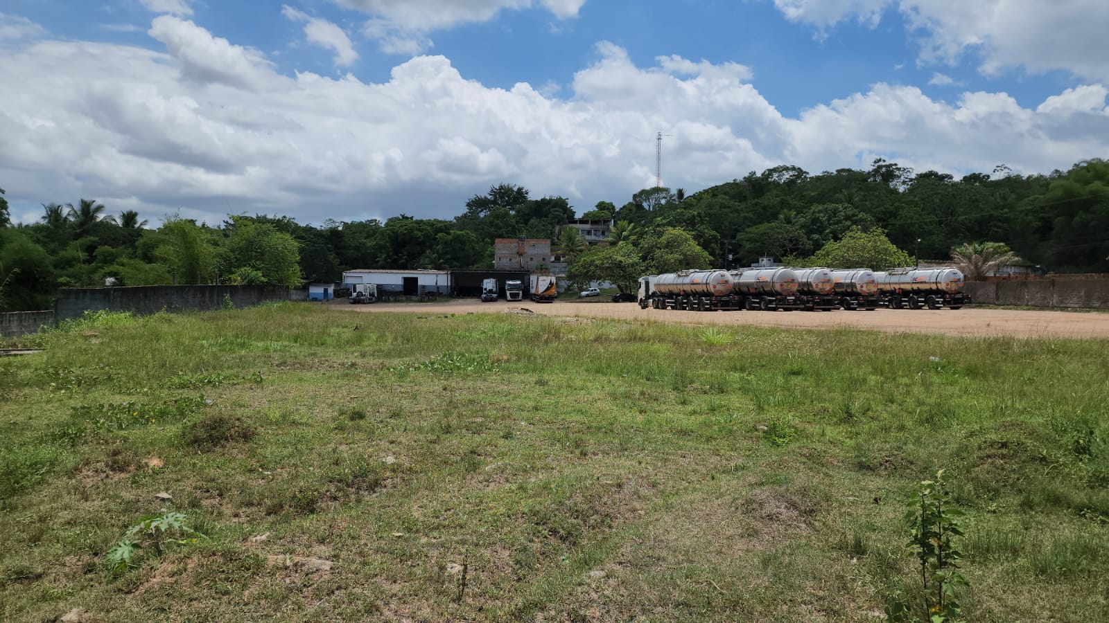 Imagem Terreno à Venda, 11 m²em km 12 - Simões Filho