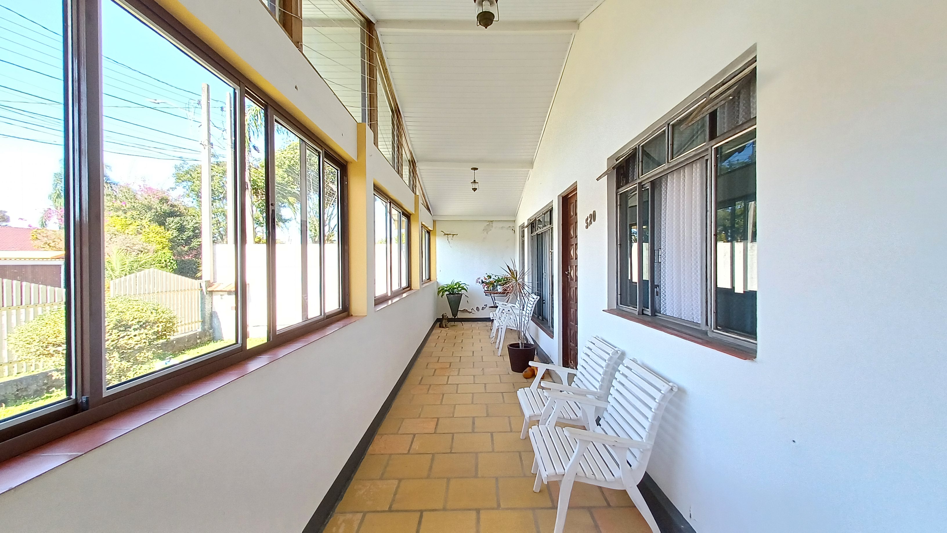 Imagem Casa com 3 Quartos à Venda, 207 m²em São Braz - Curitiba Imagem Casa com 3 Quartos à Venda, 207 m²em São Braz - Curitiba