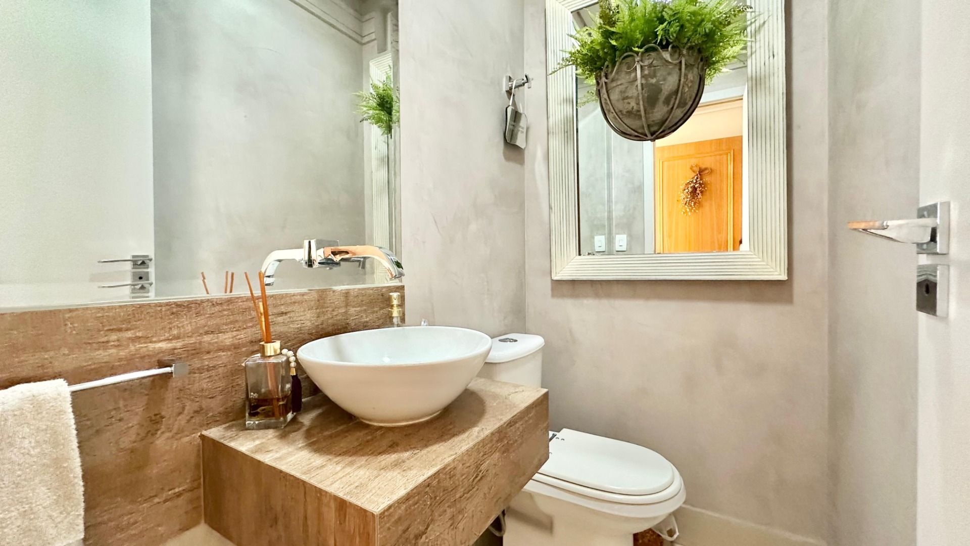 Imagem Apartamento com 3 Quartos à Venda, 215 m²em Bela Suiça - Londrina