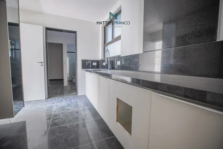 Imagem Apartamento com 4 Quartos à Venda, 131 m²em Santa Efigênia - Belo Horizonte Imagem Apartamento com 4 Quartos à Venda, 131 m²em Santa Efigênia - Belo Horizonte