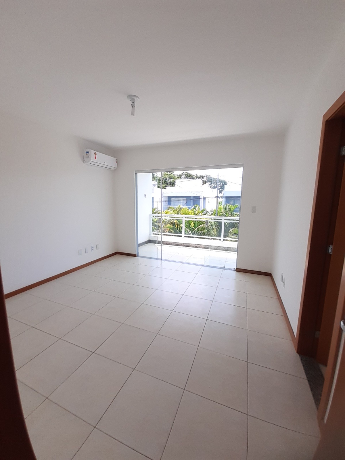 Imagem Casa com 4 Quartos para Alugar, em Buraquinho - Lauro de Freitas