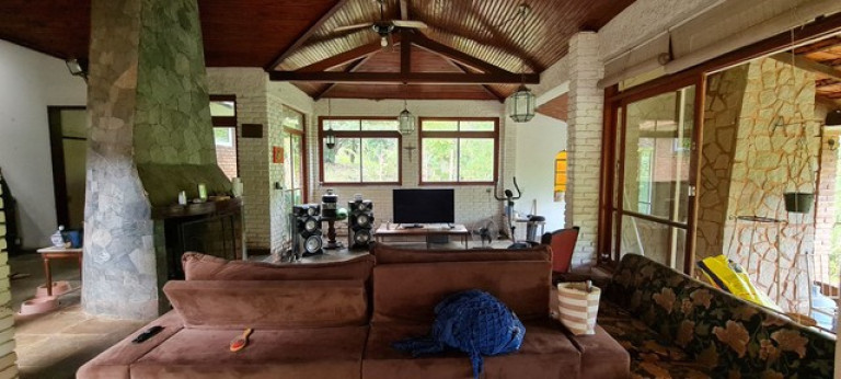 Imagem Casa com 4 Quartos à Venda, 179 m² em Jardim Salaco - Teresópolis