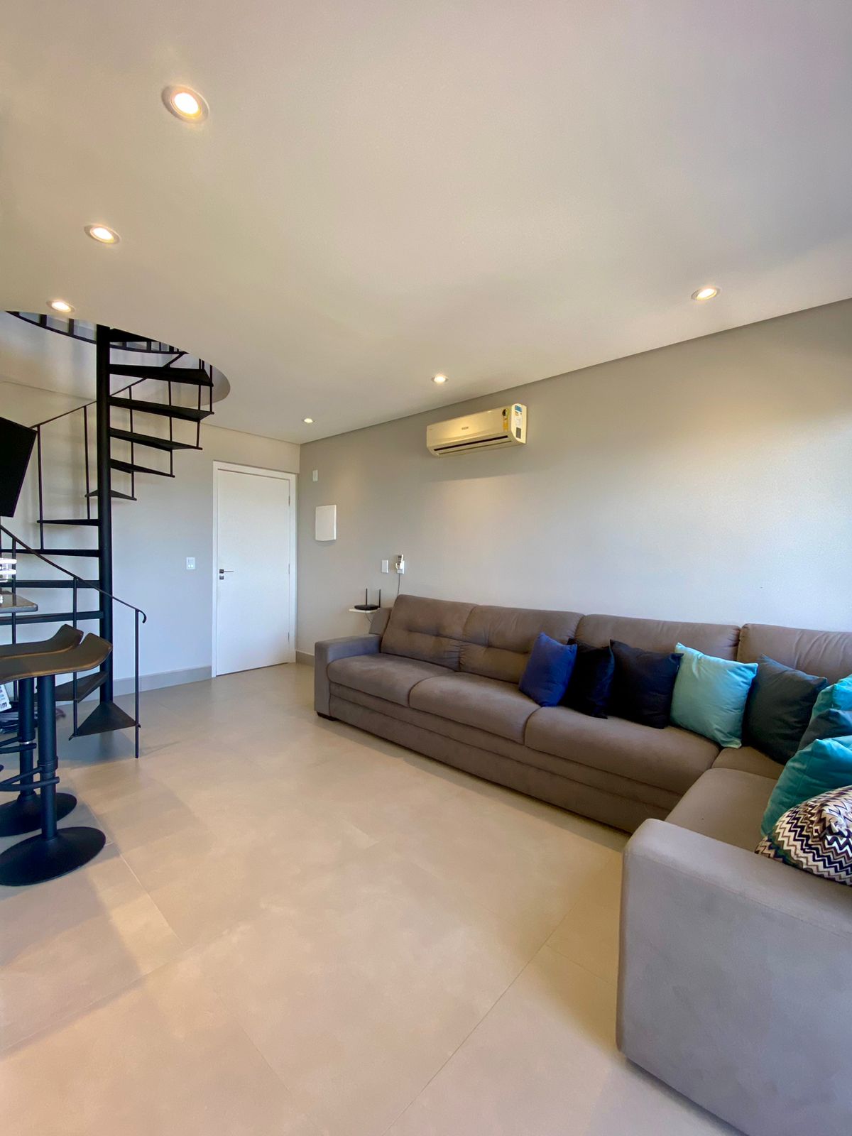 Imagem Cobertura com 3 Quartos à Venda, 132 m²em Massaguaçu - Caraguatatuba