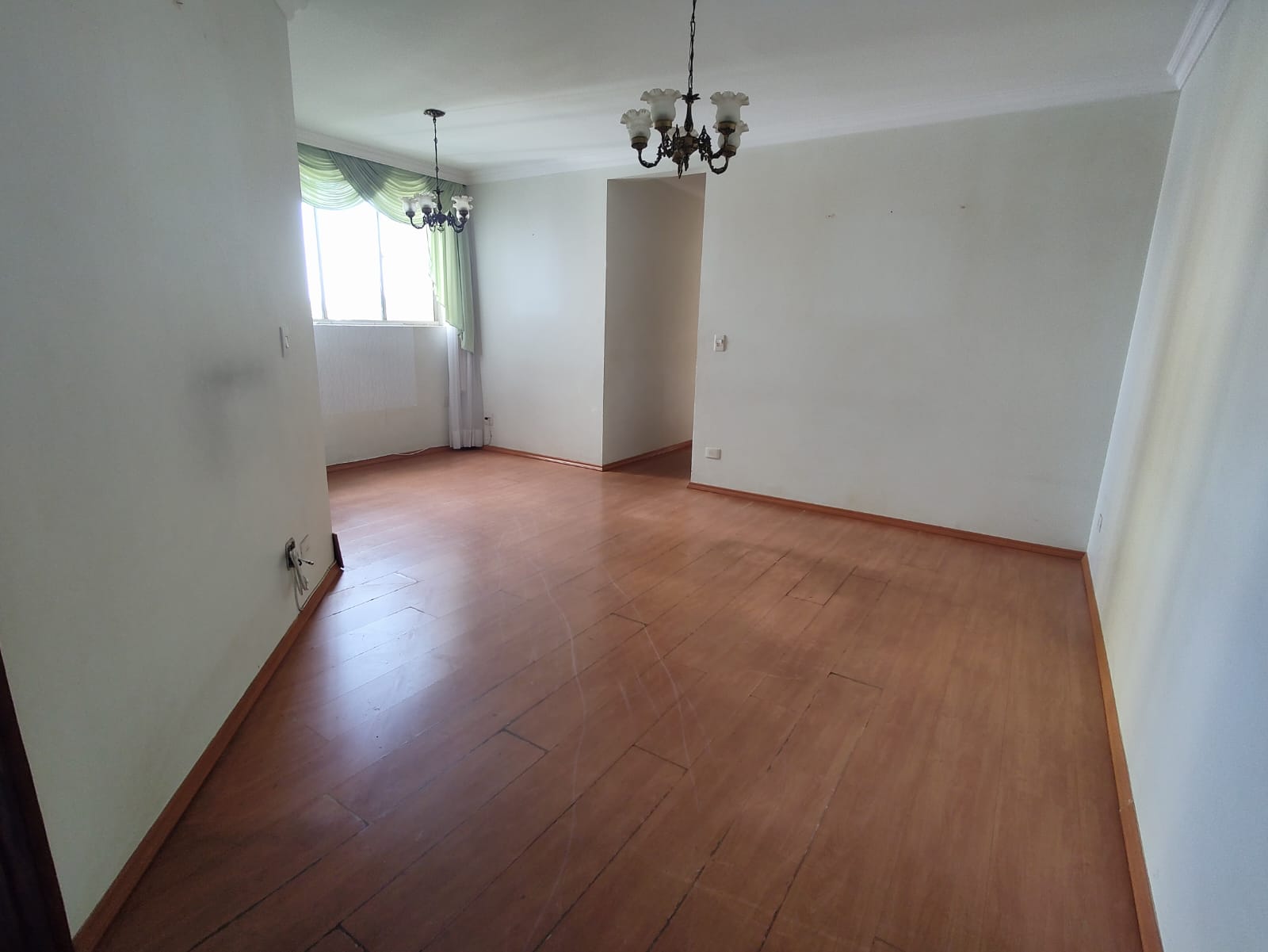 Imagem Apartamento com 3 Quartos à Venda, 64 m²em Cláudia - Londrina