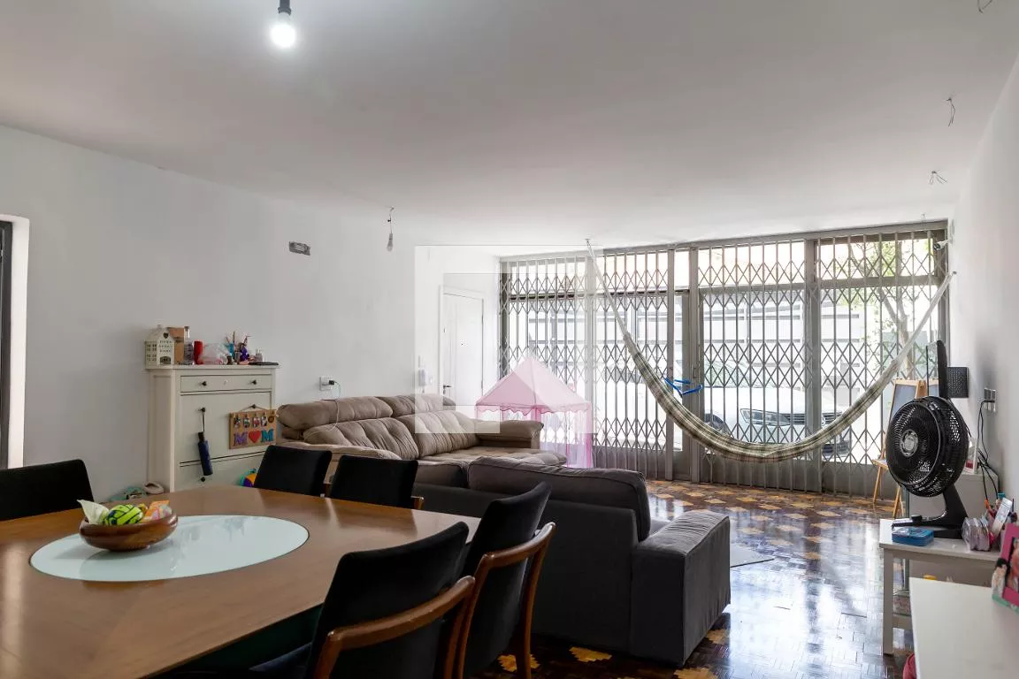 Imagem Casa com 4 Quartos à Venda, 257 m²em Vila Gumercindo - São Paulo