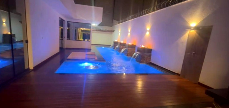 Imagem Casa com 4 Quartos à Venda, 230 m² em Setor Faiçalville - Goiânia