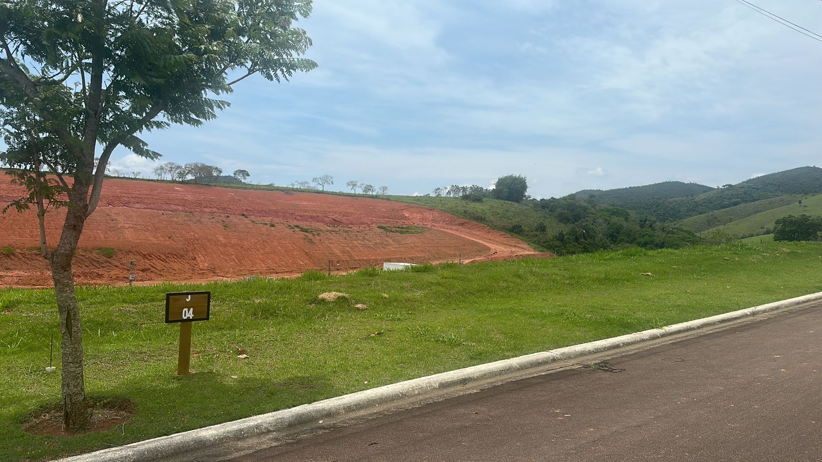 Imagem Terreno em Condomínio à Venda, 1 m²em RESERVA FAZENDA SÃO FRANCISCO - Jambeiro Imagem Terreno em Condomínio à Venda, 1 m²em RESERVA FAZENDA SÃO FRANCISCO - Jambeiro