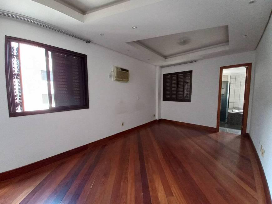 Imagem Apartamento com 4 Quartos à Venda, 159 m²em América - Joinville