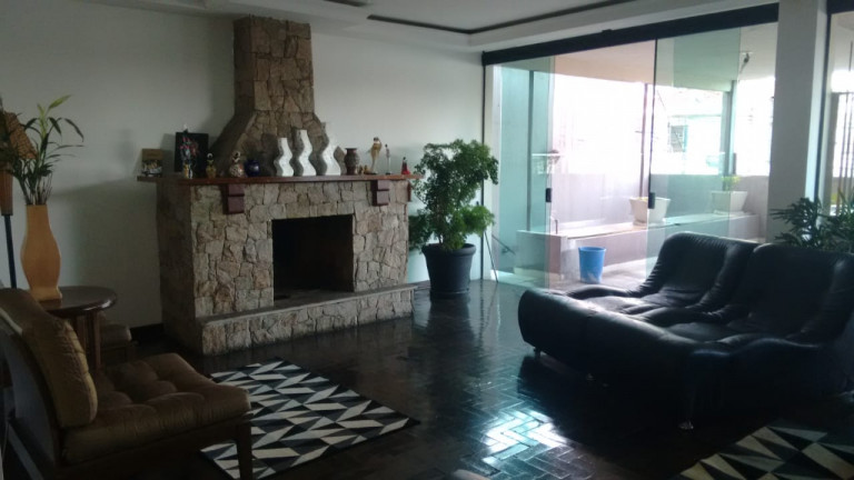 Imagem Casa com 6 Quartos à Venda, 400 m² em Cidade Vargas - São Paulo Imagem Casa com 6 Quartos à Venda, 400 m² em Cidade Vargas - São Paulo