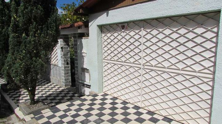 Imagem Casa com 3 Quartos à Venda, 360 m² em Várzea - Teresópolis