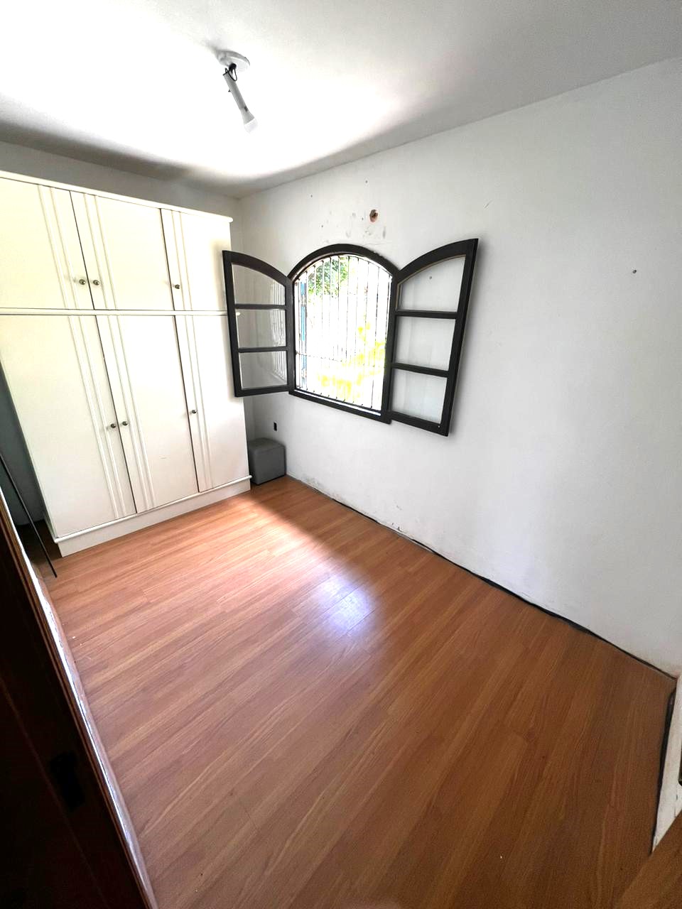 Imagem Sobrado com 3 Quartos à Venda, 100 m² em Jardim Botânico - Porto Alegre