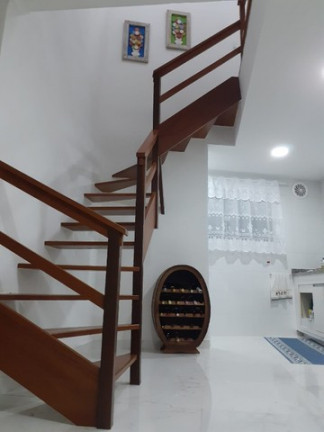 Imagem Sobrado com 2 Quartos à Venda,  em Araras - Teresópolis