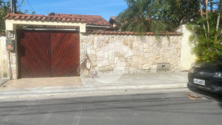 Imagem Casa com 2 Quartos à Venda, 250 m² em Serra Grande - Niterói Imagem Casa com 2 Quartos à Venda, 250 m² em Serra Grande - Niterói