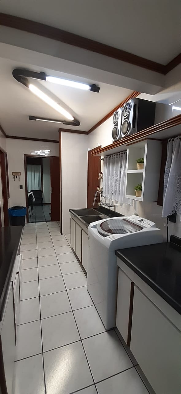 Imagem Casa com 4 Quartos à Venda, 258 m²em Cruzeiro do Sul - Criciúma